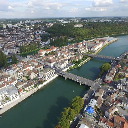 Le Petit Melun Lägenhet Exteriör bild